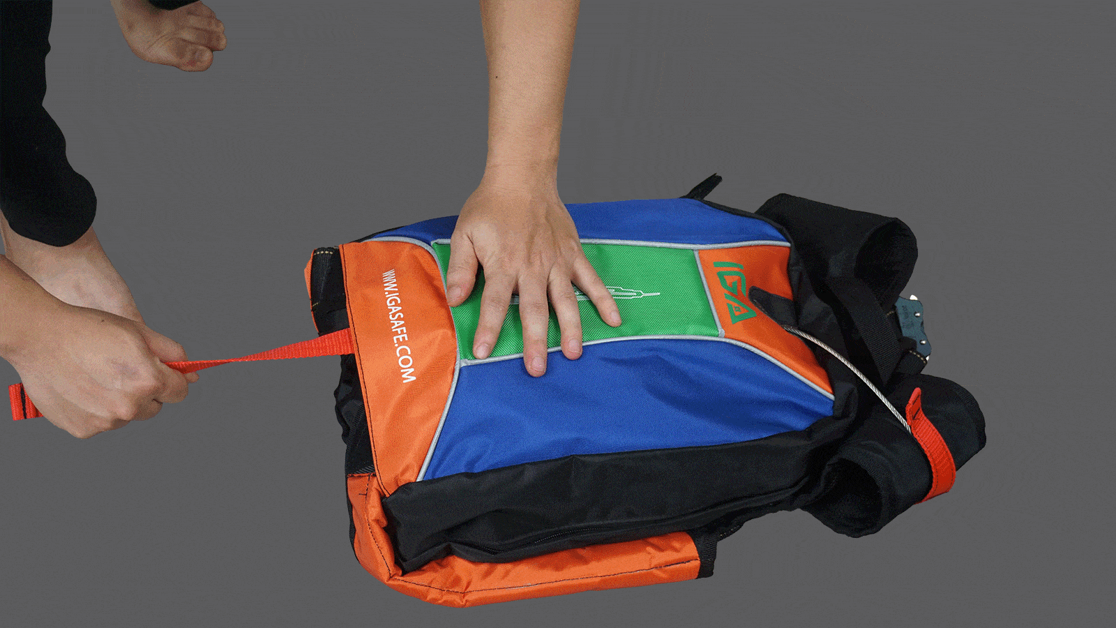 Bước 1: Trang bị balo